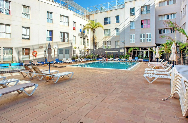 Holiday Home "Playa Sardina" near the Beach with Mountain View & Wi-Fi
