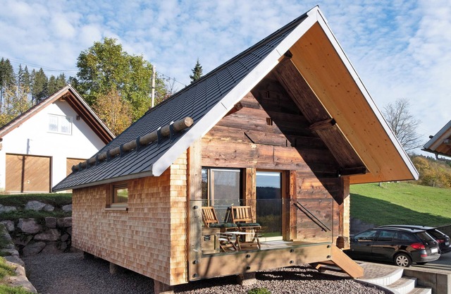 Holiday Home 'Schwarzwaldchalet Holzperle' with Private Terrace, Shared Garden and Wi-Fi