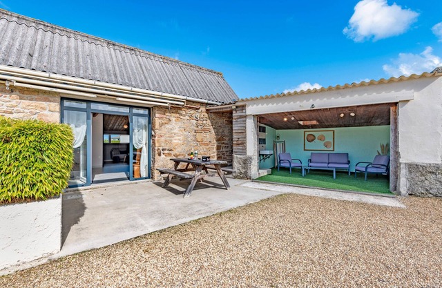 Holiday Home 'Ty Reuniou - La Grange' with Sea View, Shared Terrace and Wi-Fi