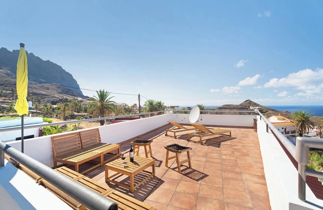 Holiday Home 'VV La Era II' with Sea View, Wi-Fi and Air Conditioning