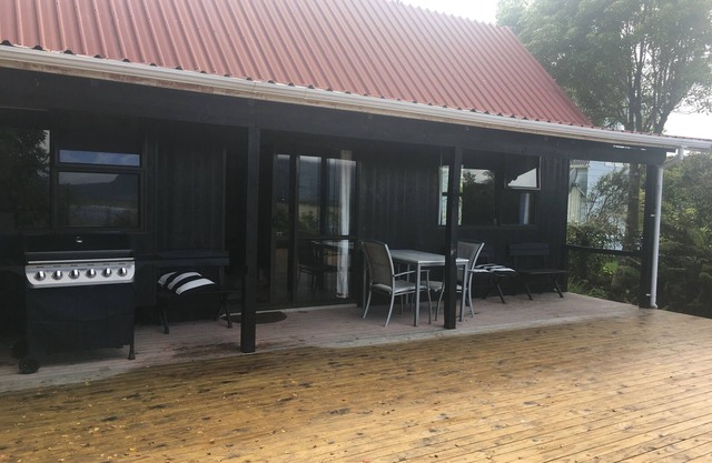 Holiday home with fantastic deck and views