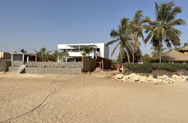 Holiday home with hotel service on the beautiful beach of Saly: beach house MIMA