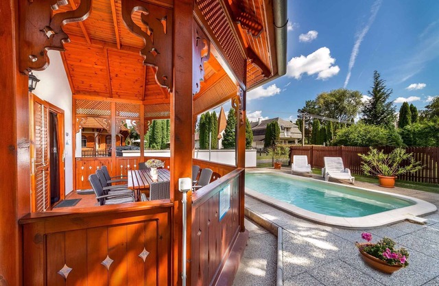 Holiday home with air conditioning and outdoor pool