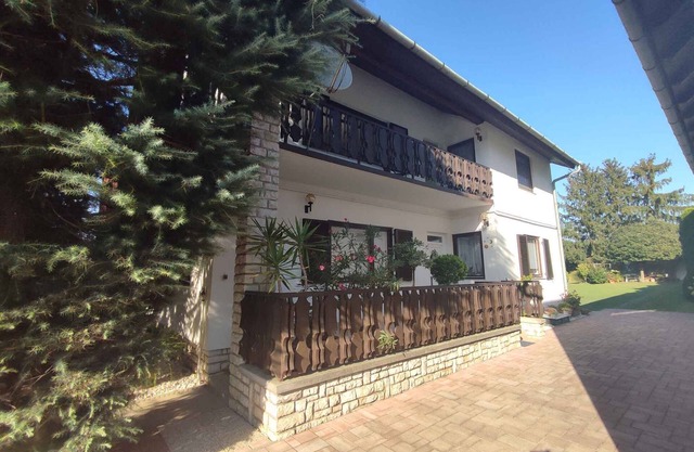 Holiday home with wifi and air conditioning