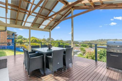 Holiday Home with Ocean Views Wamberal