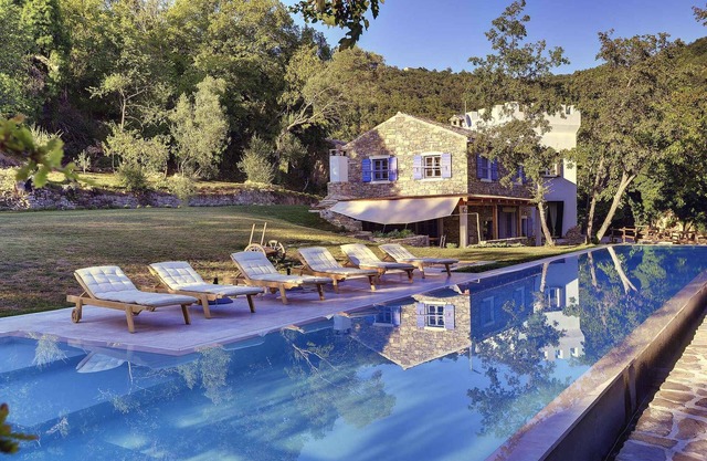 Holiday home with pool and whirlpool