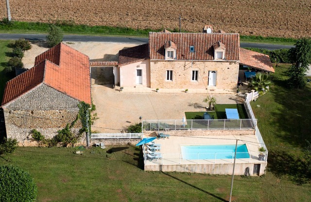 Holiday Home with Private Pool, Private Terrace and Wi-Fi
