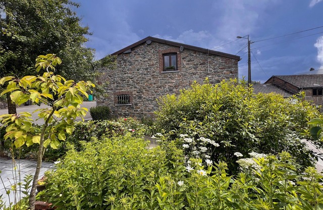 Holiday home with wood stove & spacious garden