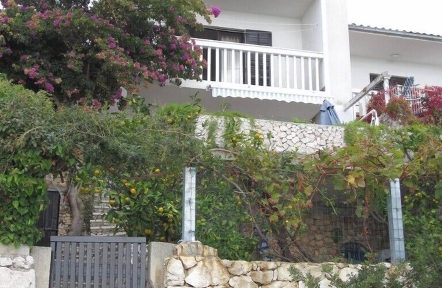 Holiday home Zdenka, (3431), Okrug Donji, hr