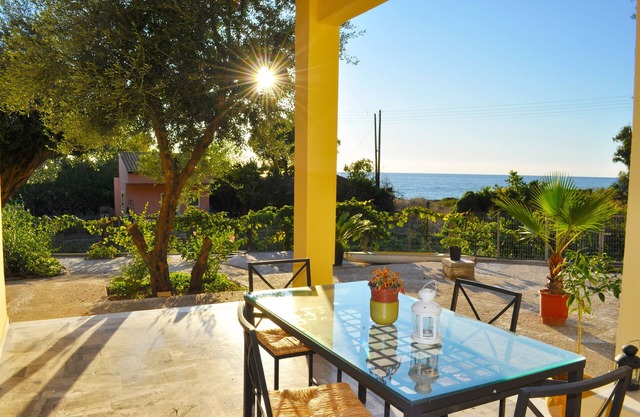 Holiday homes on Corfu "Angelos" on Agios Gordios beach