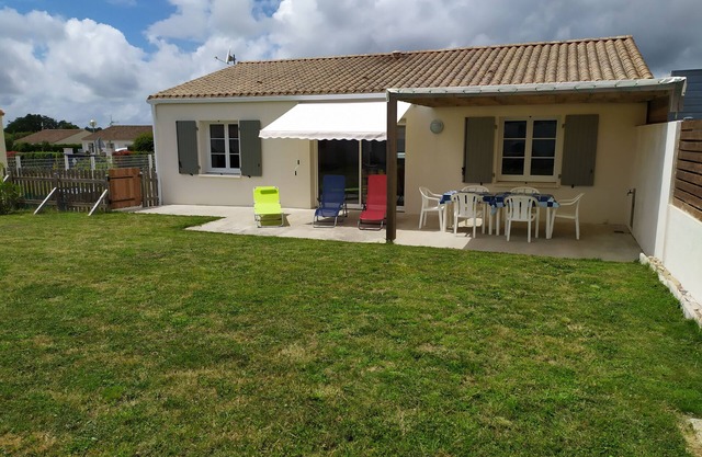 Holiday house at the foot of bike paths 5 km from the beaches