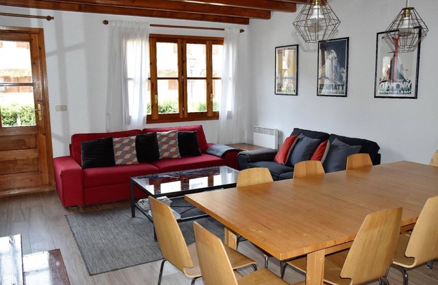 Holiday house Escarrilla for 1 - 10 persons with 3 bedrooms - Row house