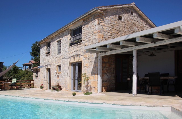 Holiday house for 8 guests with 130m² in Kaštelir (131061)