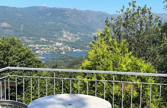 Holiday house in Gerês. Views of the National Park and the dam Caniçada
