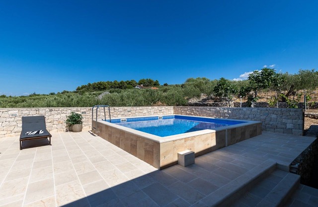 Holiday house Mario - with pool & sea view: - Supetar, Island Brac, Croatia