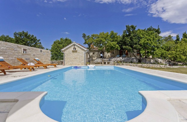 Holiday house Maslina * 2000 m2 garden, private pool, free WiFi