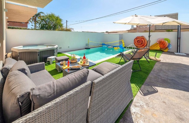 Holiday house Noto for 1 - 6 persons with 2 bedrooms - Twin house