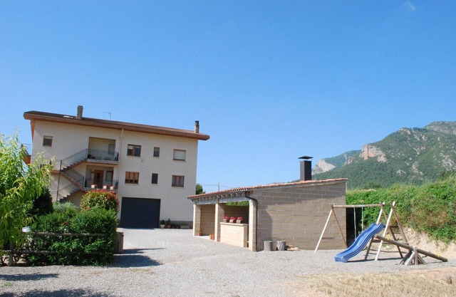 Holiday house Peramola for 1 - 4 persons with 2 bedrooms - Holiday home