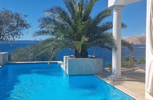 Holiday house Stara Baska for 1 - 12 persons with 6 bedrooms - Holiday home