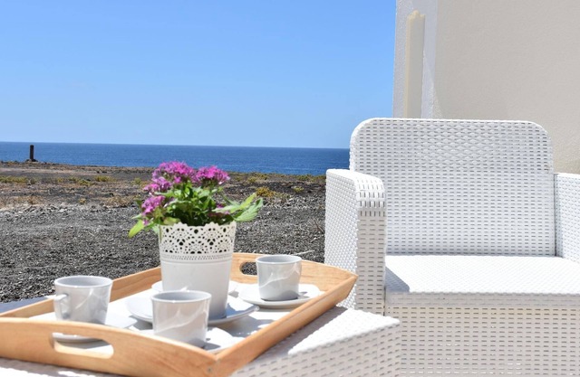 Holiday house Tinajo for 1 - 8 persons with 4 bedrooms - Holiday house