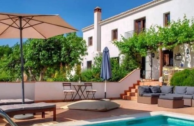 Holiday house with private pool