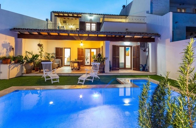 Holiday house with pool, air conditioning, free internet WIFI, 3 bedrooms