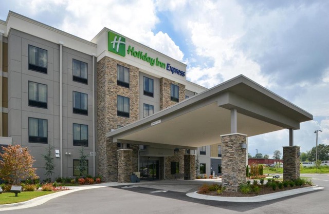 Holiday Inn Express and Suites Bryant - Benton Area by IHG