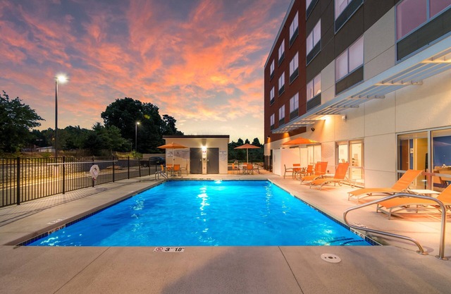 Holiday Inn Express and Suites Asheboro by IHG