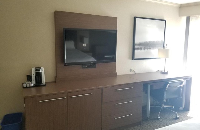 Holiday Inn Express Edmonton Downtown by IHG