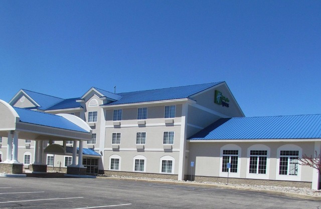 Holiday Inn Express Hotel & Suites Cadillac, an IHG Hotel