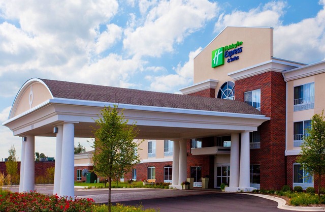 Holiday Inn Express Hotel & Suites, a Lake Zurich-Barrington by IHG