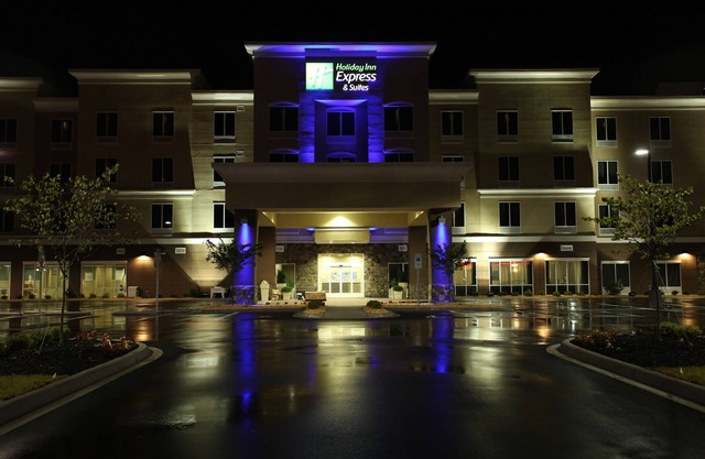 Holiday Inn Express Hotel & Suites Goldsboro - Base Area by IHG