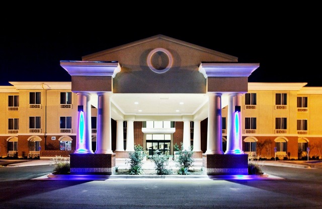 Holiday Inn Express Hotel & Suites Ozona by IHG