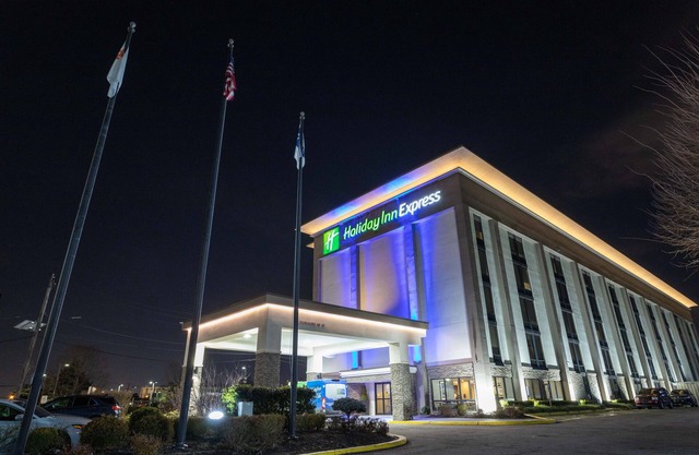Holiday Inn Express Newark Airport Elizabeth by IHG