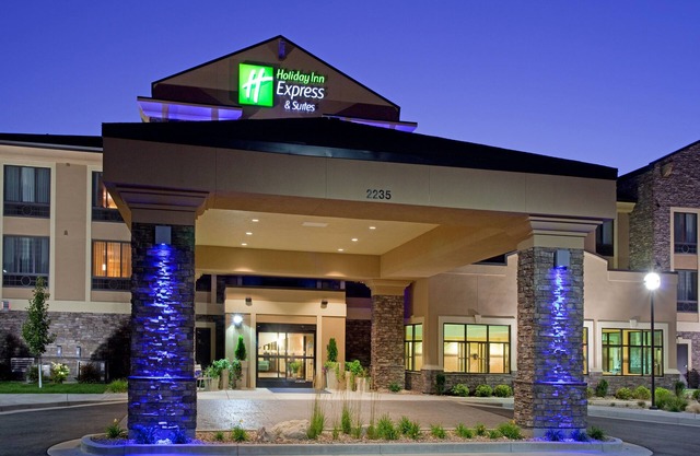 Holiday Inn Express & Suites Logan by IHG