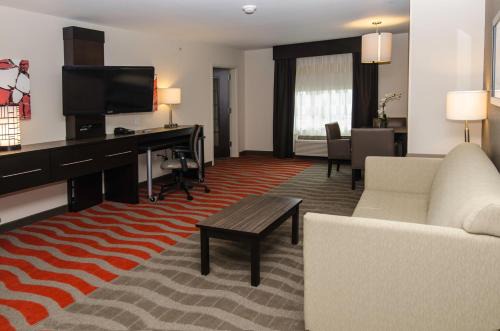 Holiday Inn Express & Suites Columbus - Easton Area by IHG
