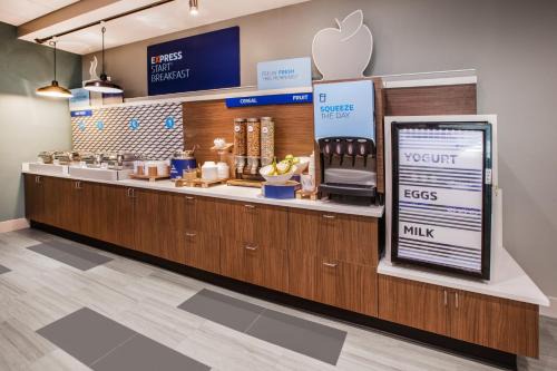 Holiday Inn Express & Suites - Lindale by IHG