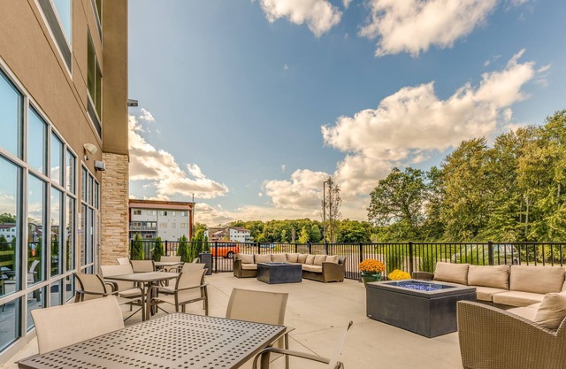Holiday Inn Express & Suites Okemos - University Area by IHG