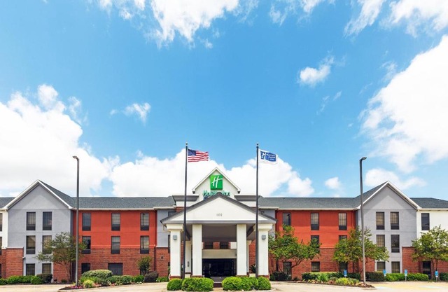 Holiday Inn Express & Suites Sulphur - Lake Charles by IHG