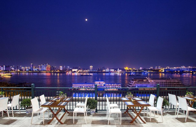 Holiday Inn Riverside Wuhan by IHG