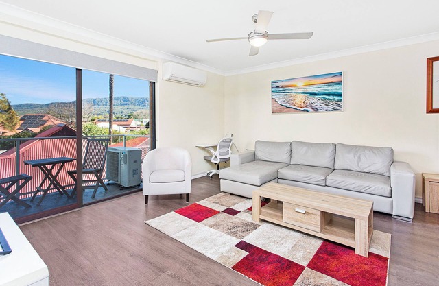Holiday Pad on Thirroul Beach - 140m to beach and village amenities