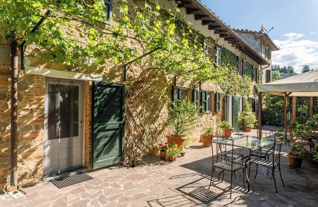 Holiday Studio 'Abbacca-là Appartamento 2' with Shared Pool and Wi-Fi