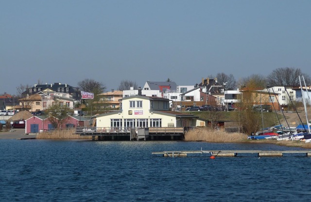 Holiday three-minute walk from the lake - for up to 4 adults and 1 baby