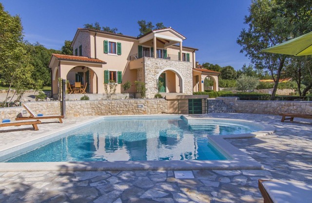 Holiday Villa, Pool, garden for 10 persons