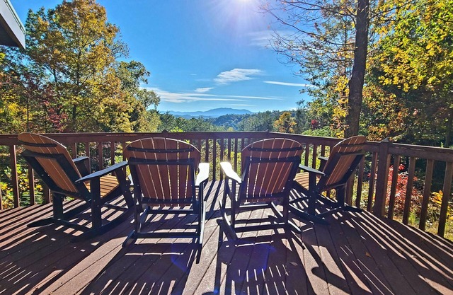Holidays ARE CLOSE - Mountain View - WiFi - King Beds - Family Friendly - HotTub