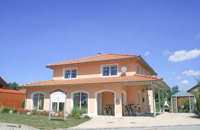 Holidays at the lake in Bavaria with a sandy beach, your own pedal boat and SUP board