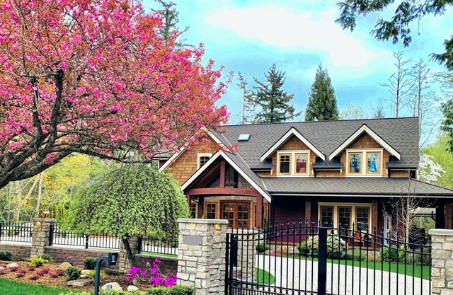 "Hollywood North" Gated Estate