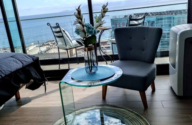 HOM | Amplio Studio con Terraza vista directa al Mar PNB