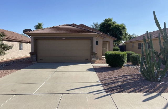 Home away from home! Close to everything. 2bed/2 bath
