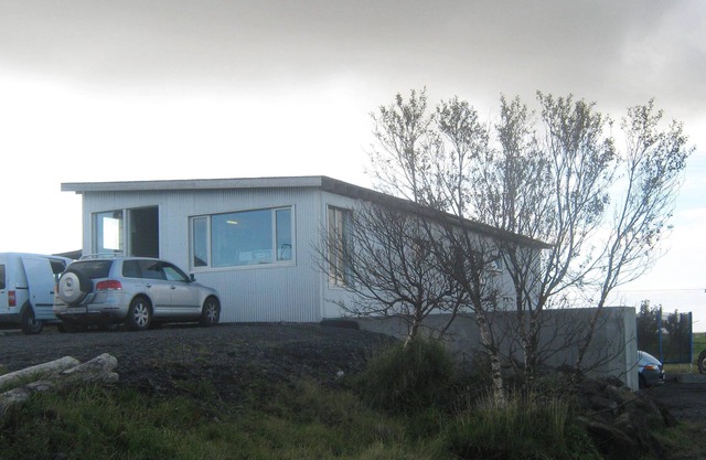 Home away from home on an active Icelandic farm - privat 4 persons guesthouse